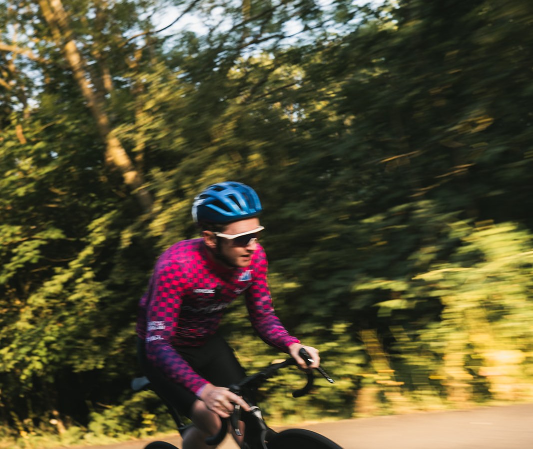 An Outlands rider at speed in the 2026 kit